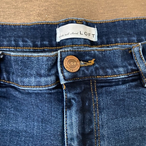 LOFT Jean Shorts. Size 12/31. Pre-owned. - Picture 3 of 5